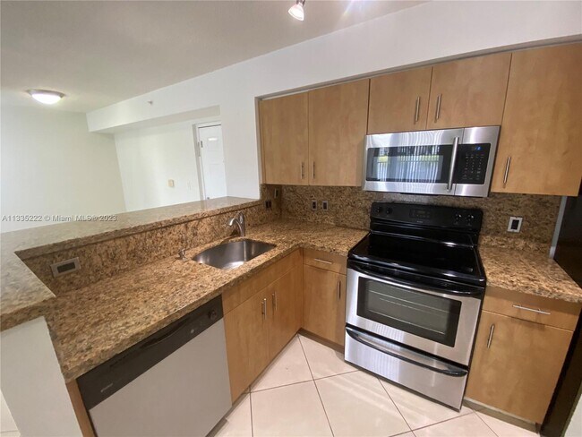Foto del edificio - 4350 NW 107th Ave
