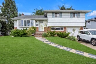 Building Photo - 15 Maynard Dr