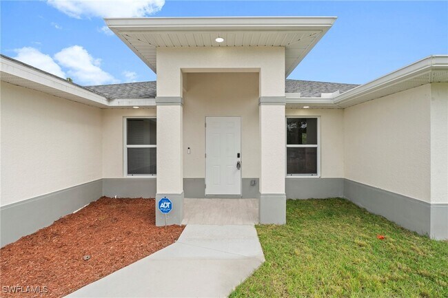 Building Photo - 917 Hepburn Ave