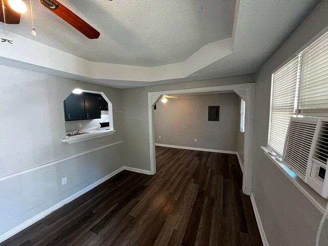 Foto del edificio - 826 Winston Rd