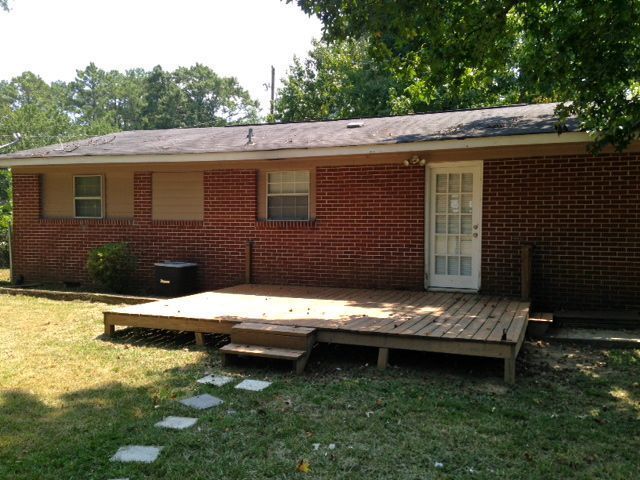 Building Photo - 2 Bedrooms, 1 Bathroom - Armuchee Housee