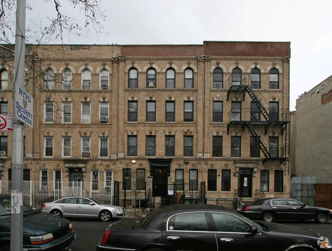 Building Photo - 147 Starr St