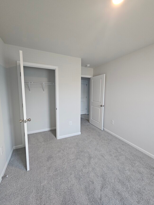 Foto del edificio - 4215 High Glen Dr