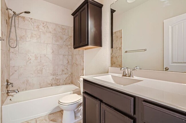 Foto del edificio - 403 Epiphany Ln