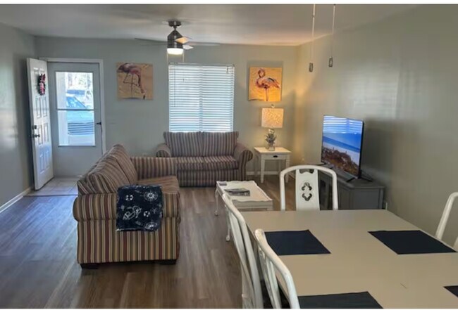 Foto del edificio - 6211 S Lagoon Dr