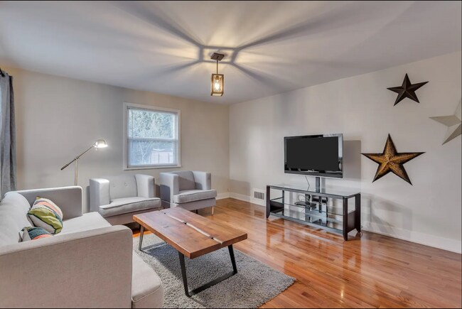 Foto del edificio - 2787 South Beverly Street