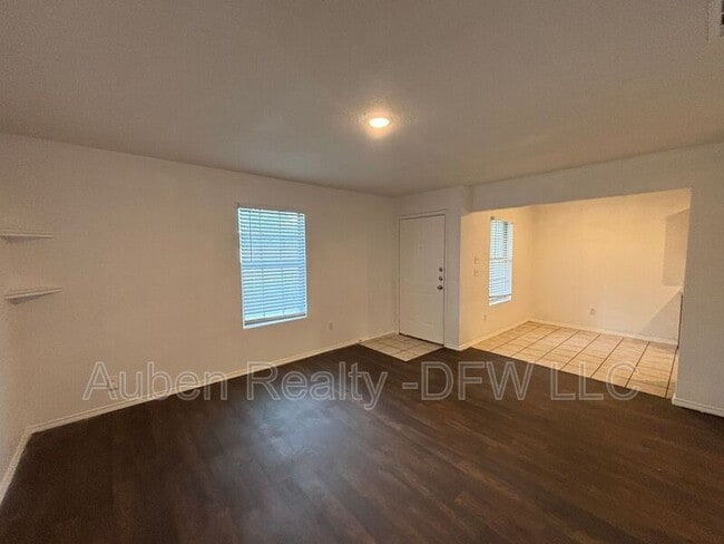 Building Photo - 300 S Magnolia St