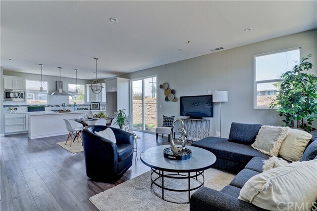 Building Photo - 155 Flower St