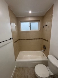 Building Photo - 931 E La Palma Dr