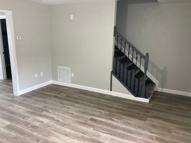 Foto del edificio - Newly Renovate 2 Bedroom 1.5 Bathroom Town...