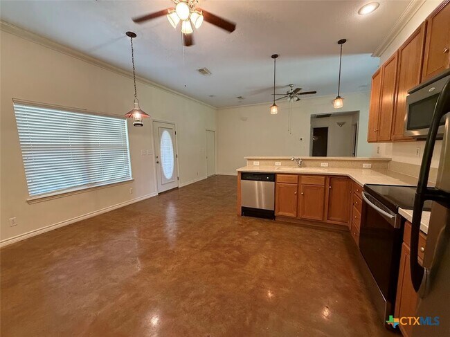 Foto del edificio - 1608 Lakeview Dr