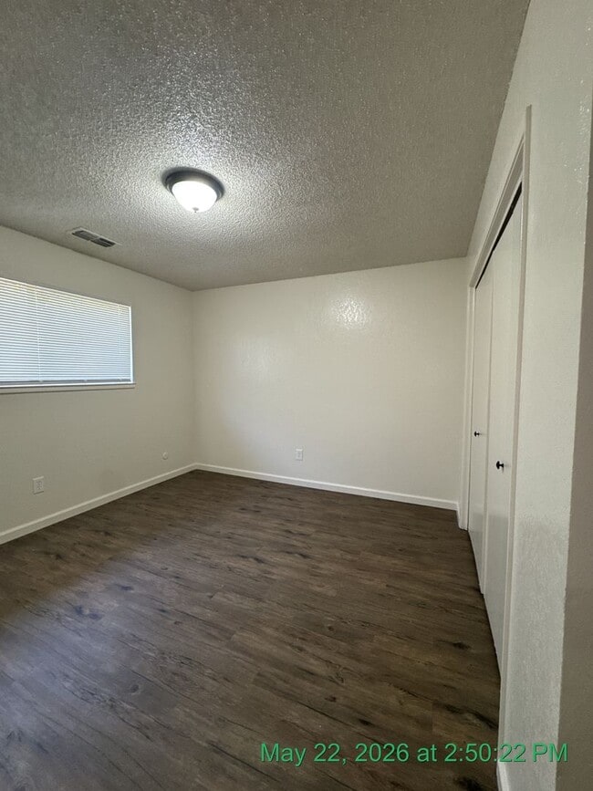 Building Photo - 1566