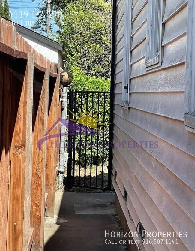 Building Photo - 4119 1/2 55th St-