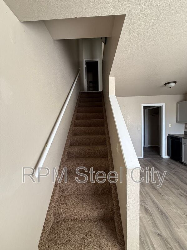 Building Photo - 1717 Oakshire Ln