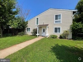 Building Photo - 21 Monarch Dr