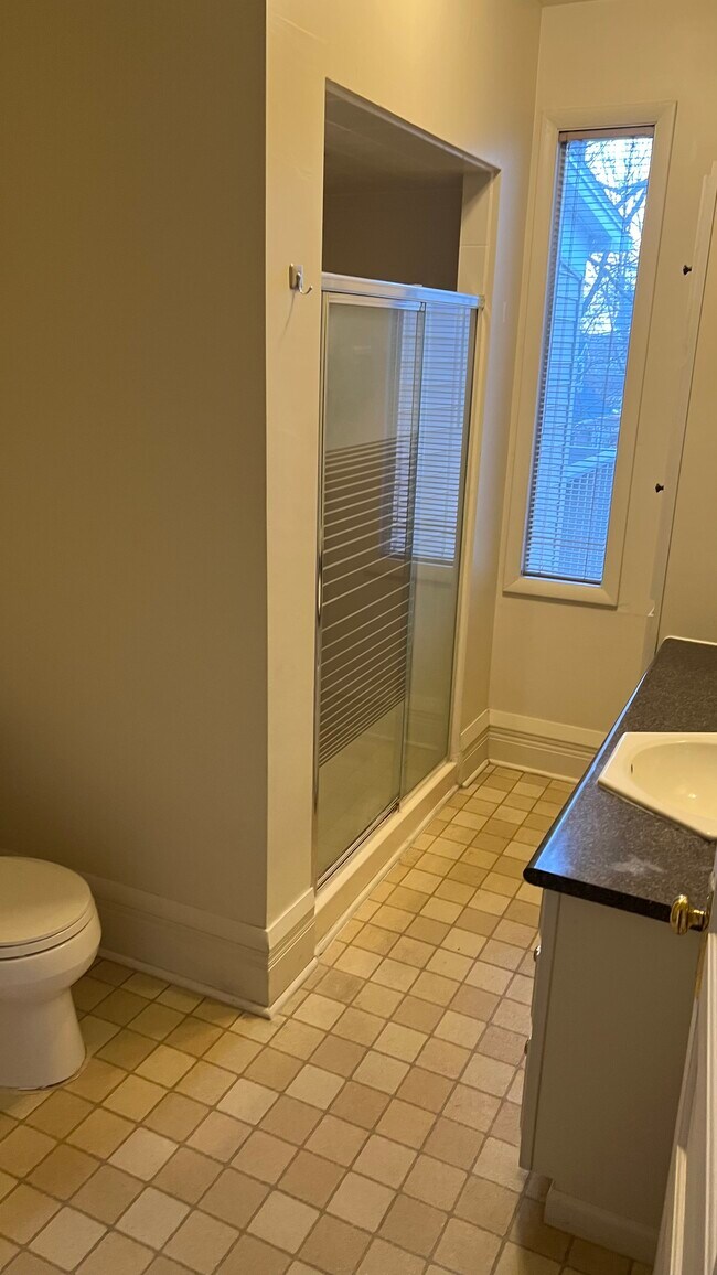 Building Photo - 1641 S 6th St