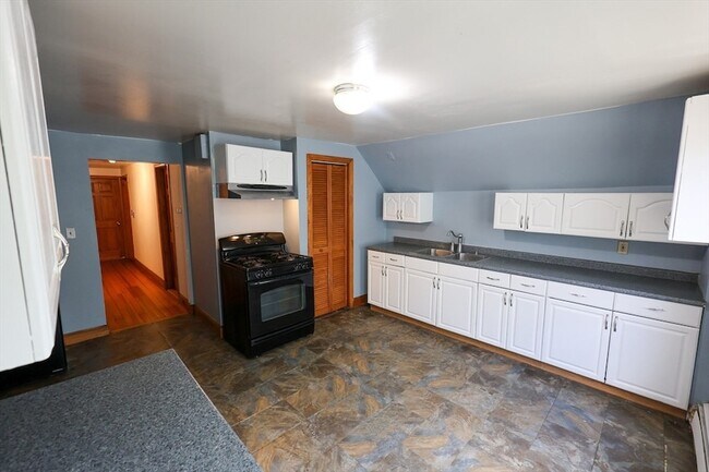 Building Photo - 7 Gayland St