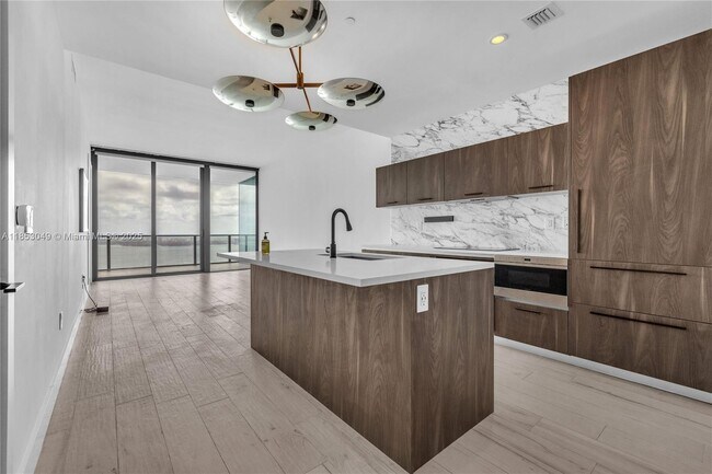 Foto del edificio - 480 NE 31st St