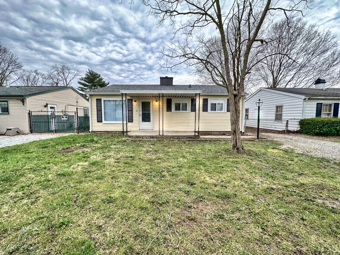 Primary Photo - 3 bed 1 bath located on the East Side