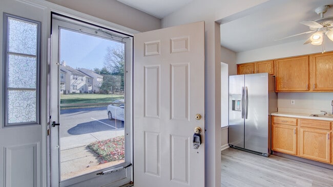 Building Photo - 27 Haverford Ct