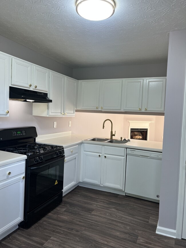Building Photo - 3179 Kingswood Glen