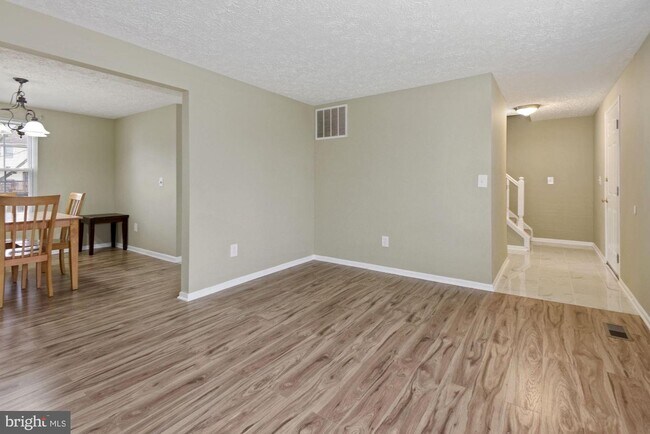 Foto del edificio - 1346 Rock Chapel Rd