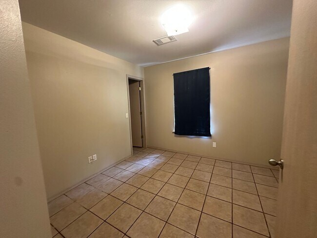 Foto del edificio - Welcome to this charming 3-bedroom, 2-bathroom home located in the heart of Russellville, AR.