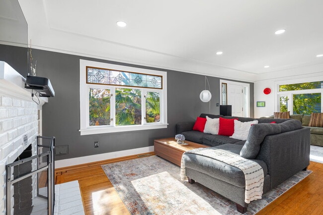 Living area 2 - 1512 NW 70th St