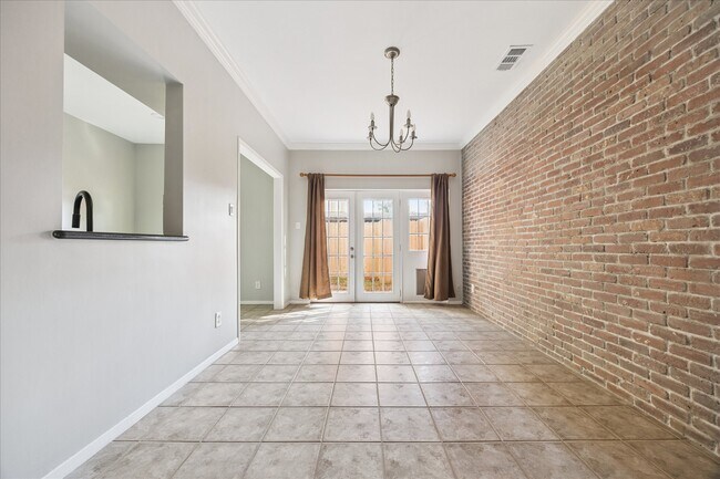 Foto del edificio - 3809 Wakeforest St