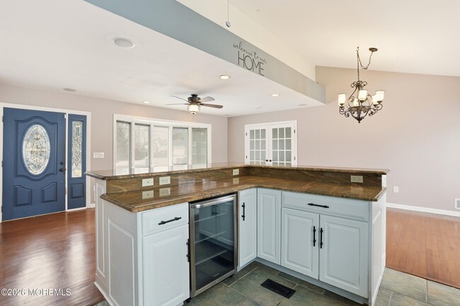 Building Photo - 1057 Savannah St