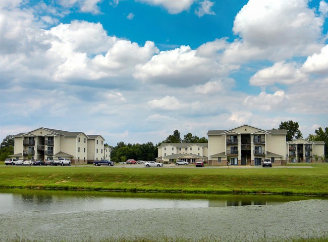 Foto del edificio - Lake Logan Apartments