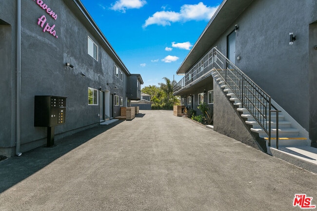 Building Photo - 2922 Hauser Blvd