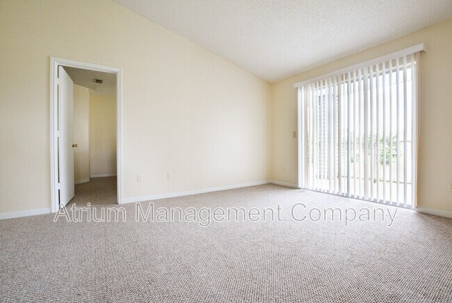 Building Photo - 2516 Grassy Point Dr