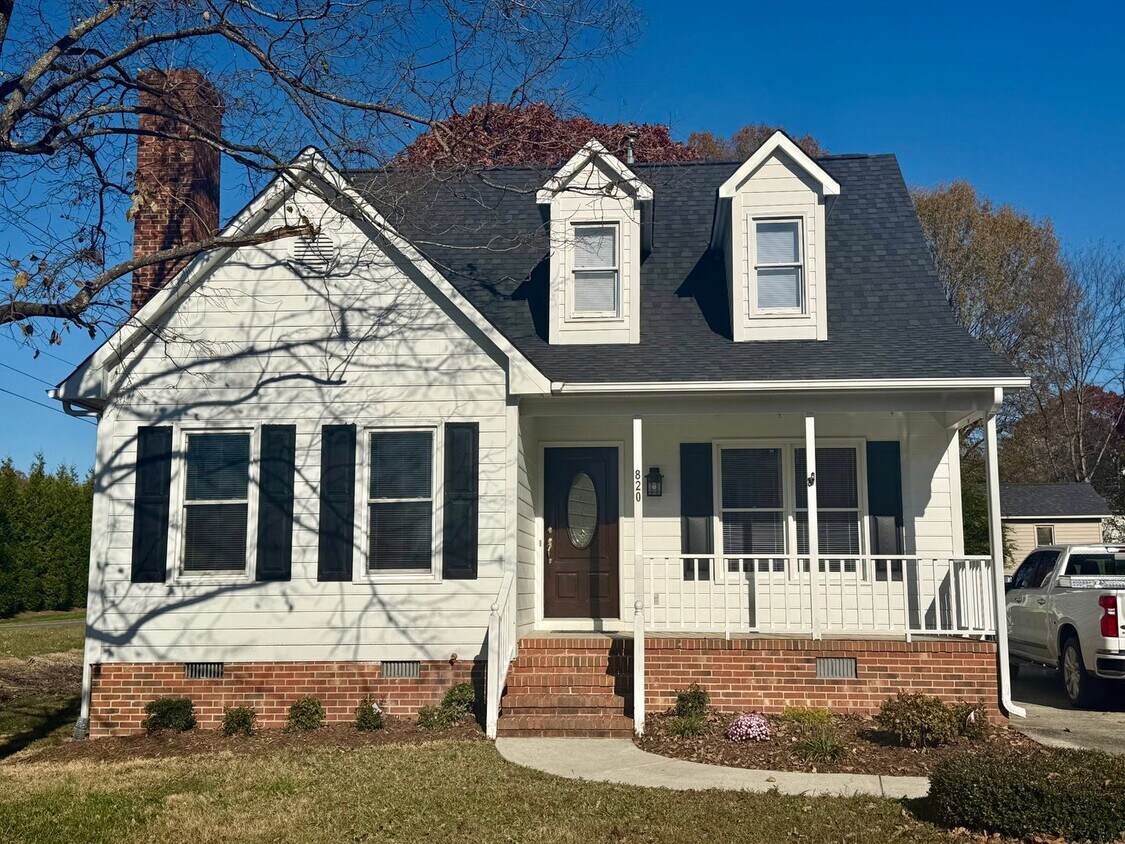 Primary Photo - Three bedroom, 2 bath house in Elon