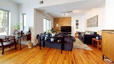 Building Photo - 1409 W Cornelia Ave