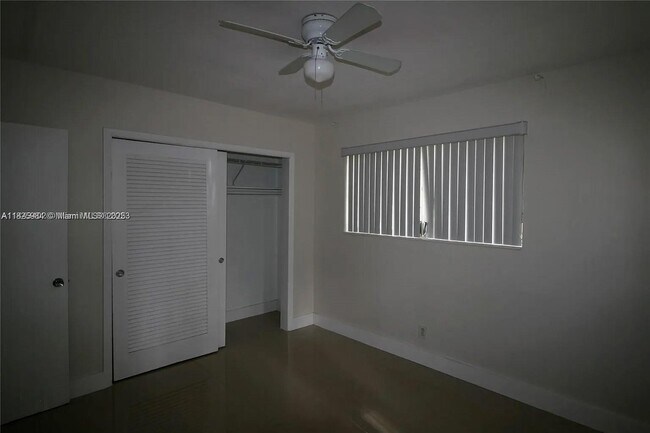 Foto del edificio - 4534 Van Buren St