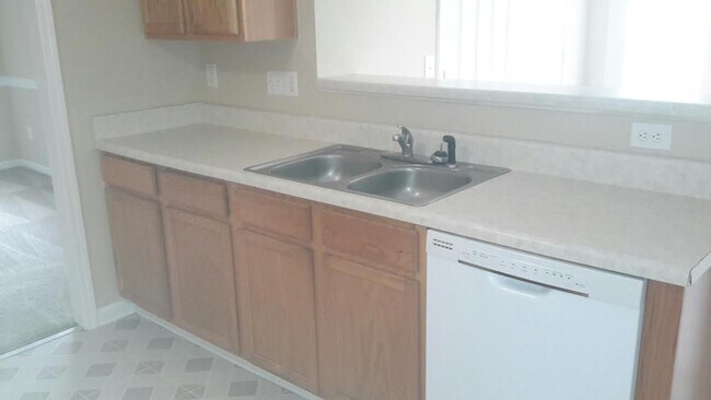Foto del edificio - 7712 Shiny Meadow Ln