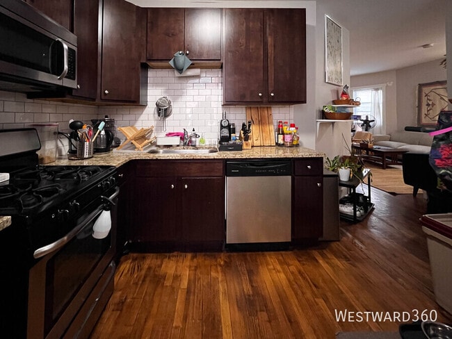 Building Photo - 1664 W Farwell Ave