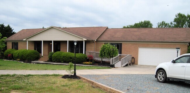 Building Photo - 5216 Griffith Rd