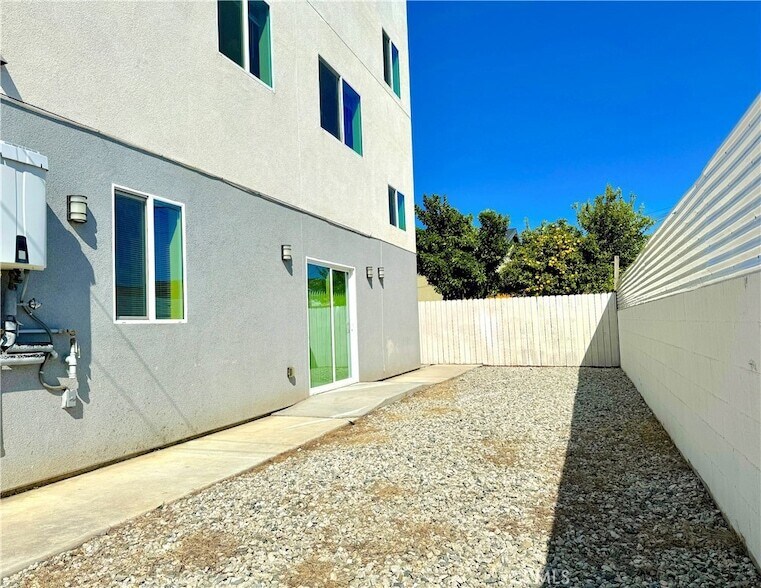 Foto principal - 1002 E 33rd St