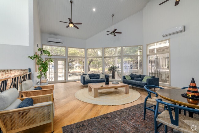 Interior Photo - Lyv Austin