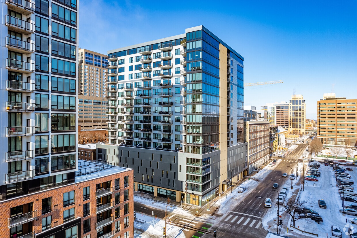 Portland Tower Apartments in Minneapolis, MN