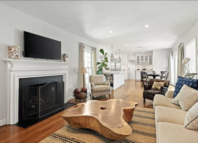 Building Photo - 13014 Brentwood Terrace