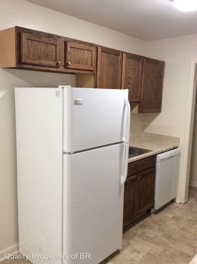 Building Photo - 2215 Gardere Ln