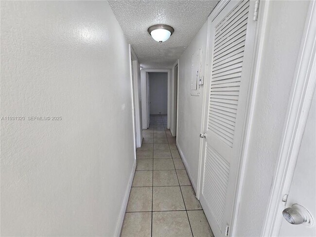 Foto del edificio - 401 SW 13th Pl