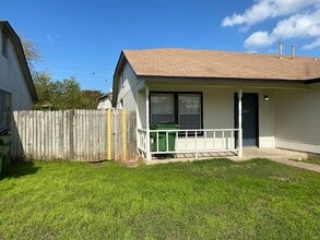 Building Photo - 510 Willowbend Cove