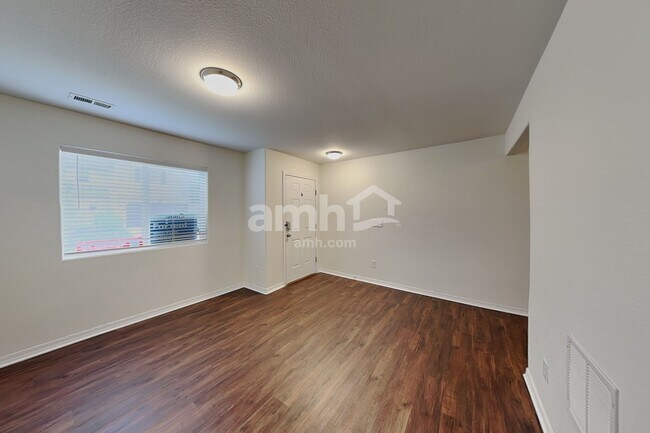 Foto del edificio - 5778 Badenoch Terrace