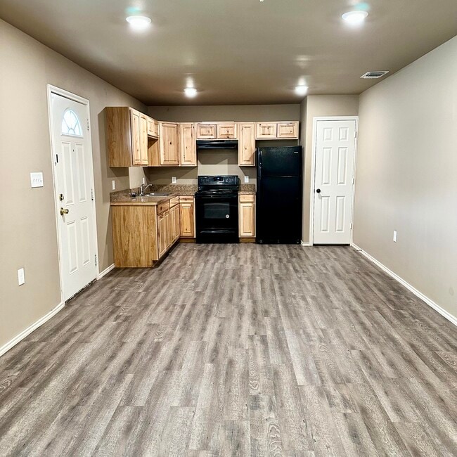 Building Photo - 524 46th St