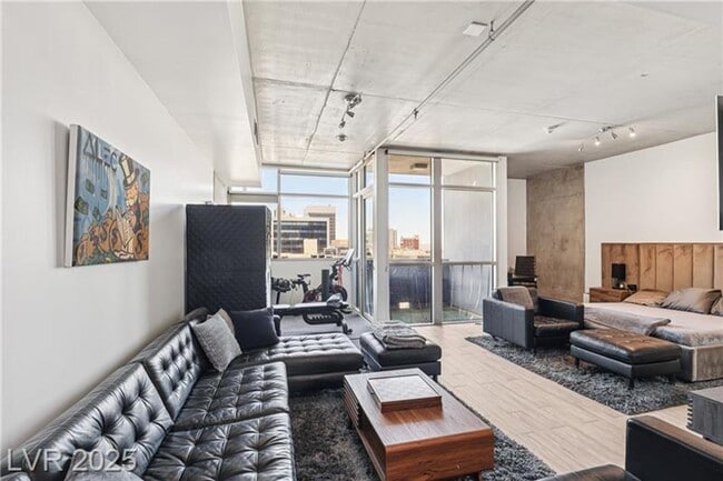Building Photo - Downtown Las Vegas Luxury Condo with Moder...