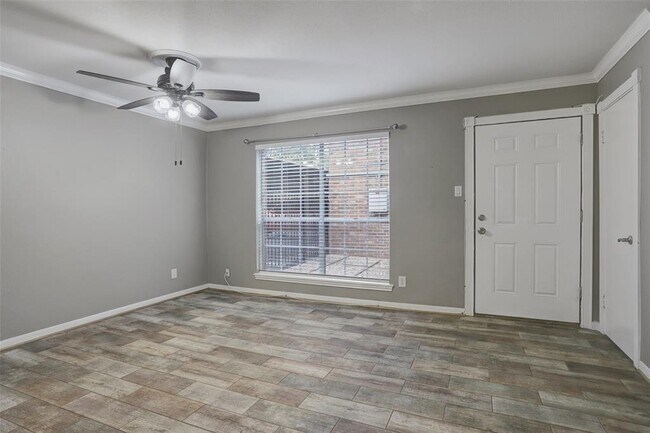 Foto del edificio - 11540 Chimney Rock Rd
